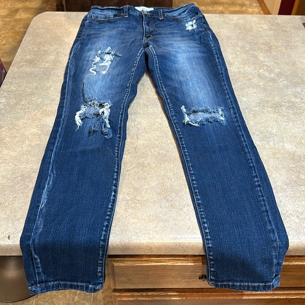 Women’s KanCan jeans size 29 inseam measures about 31”